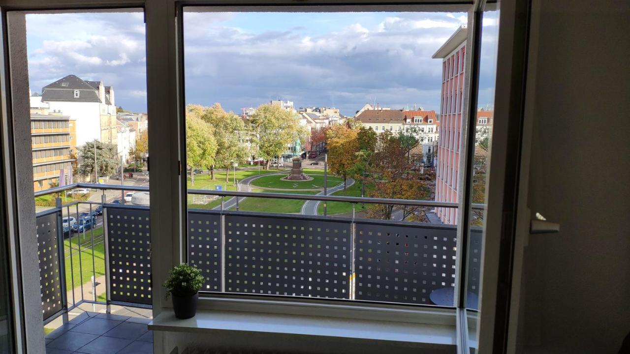 Zen Apartments - Geraumig Fur 4 - Zentral - Balkon - Netflix คาร์ลสรูเฮอ ภายนอก รูปภาพ