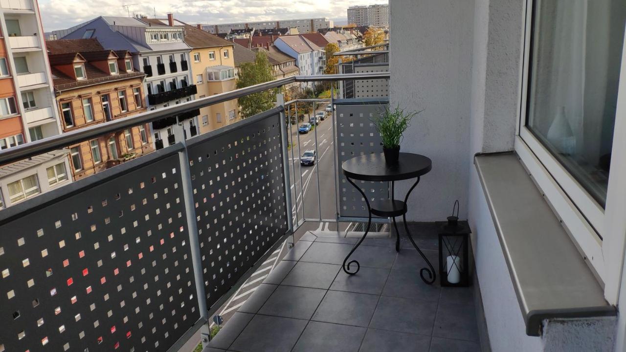 Zen Apartments - Geraumig Fur 4 - Zentral - Balkon - Netflix คาร์ลสรูเฮอ ภายนอก รูปภาพ